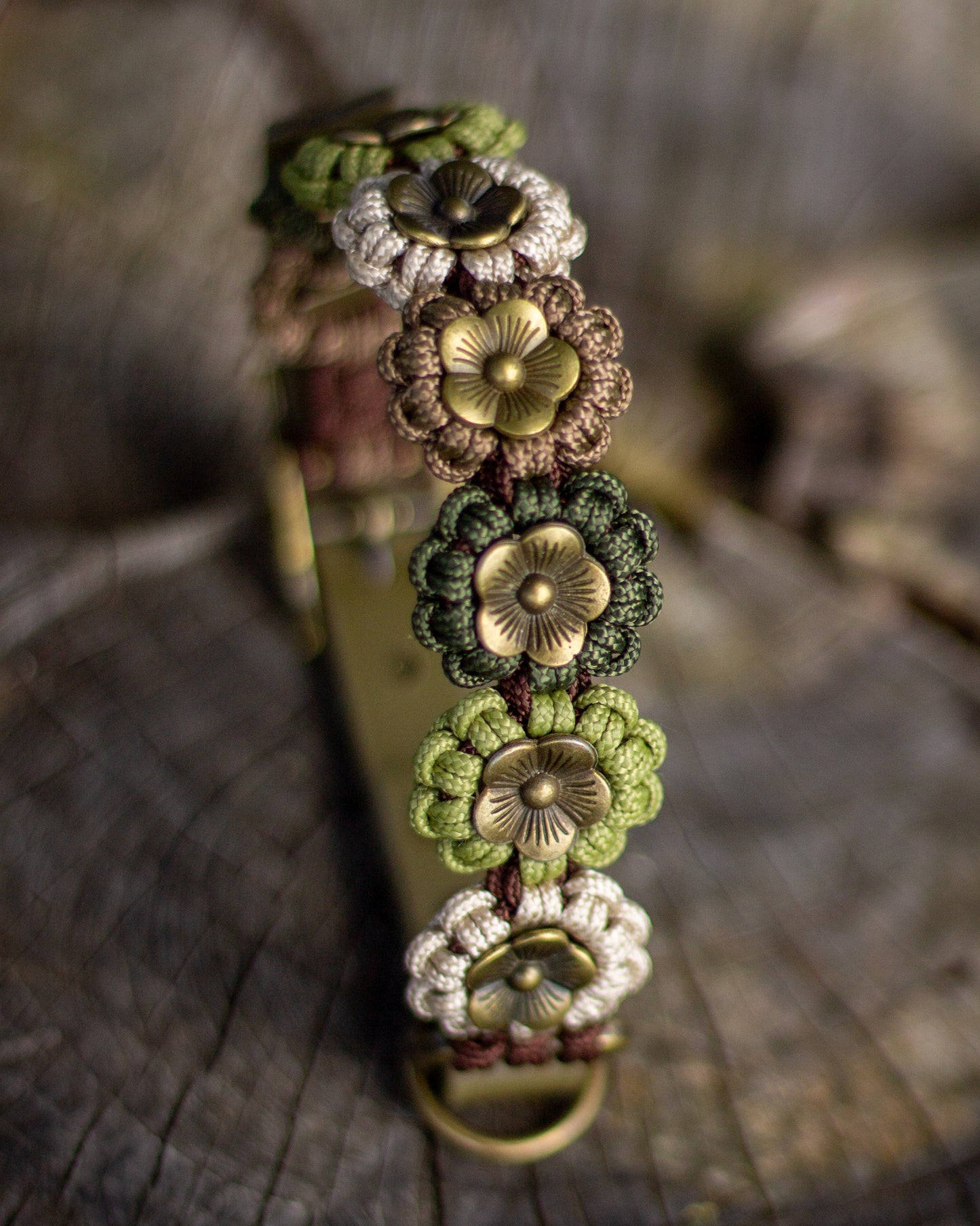 Blomhalsband - Mossy Grove