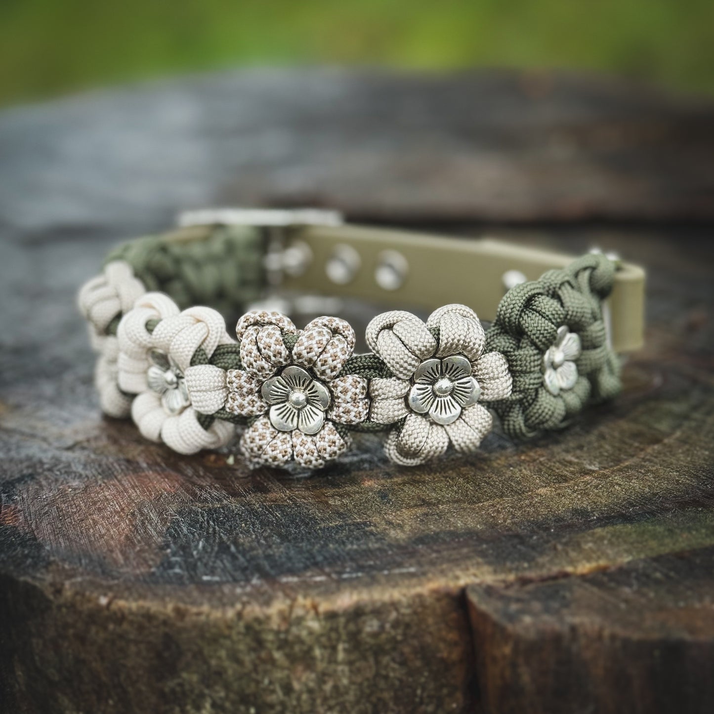 Collar - Olive Green